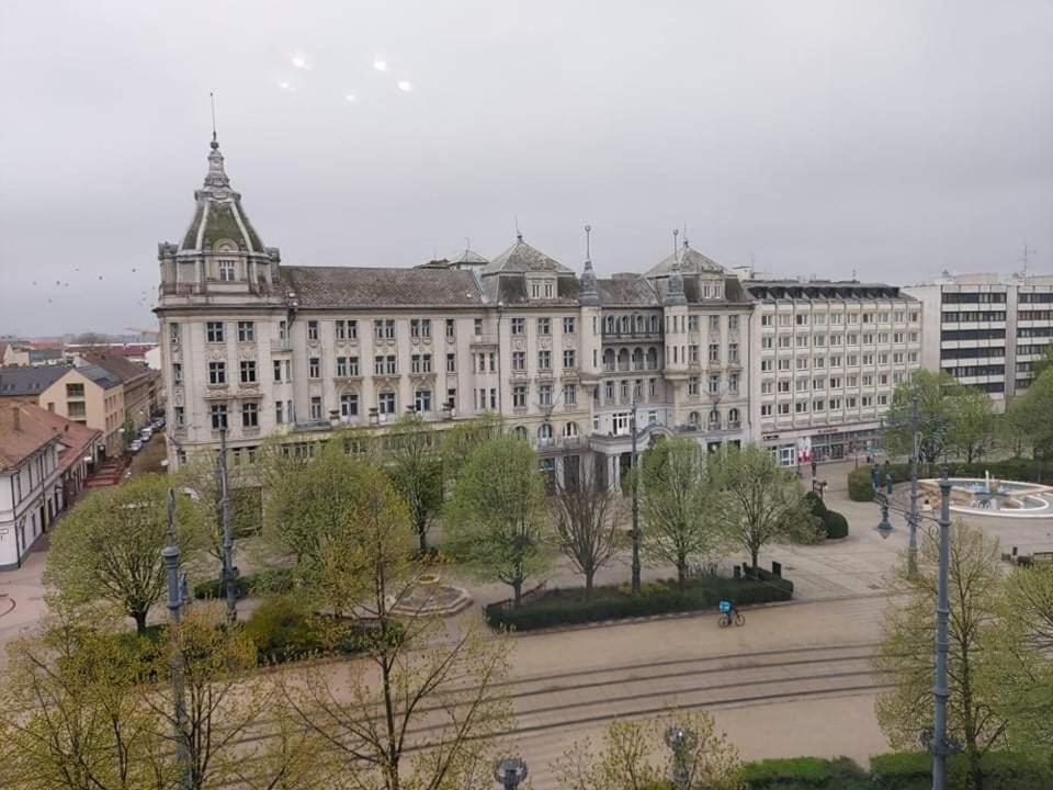 Alfoeldi Palace Apartman Debrecen Exterior foto